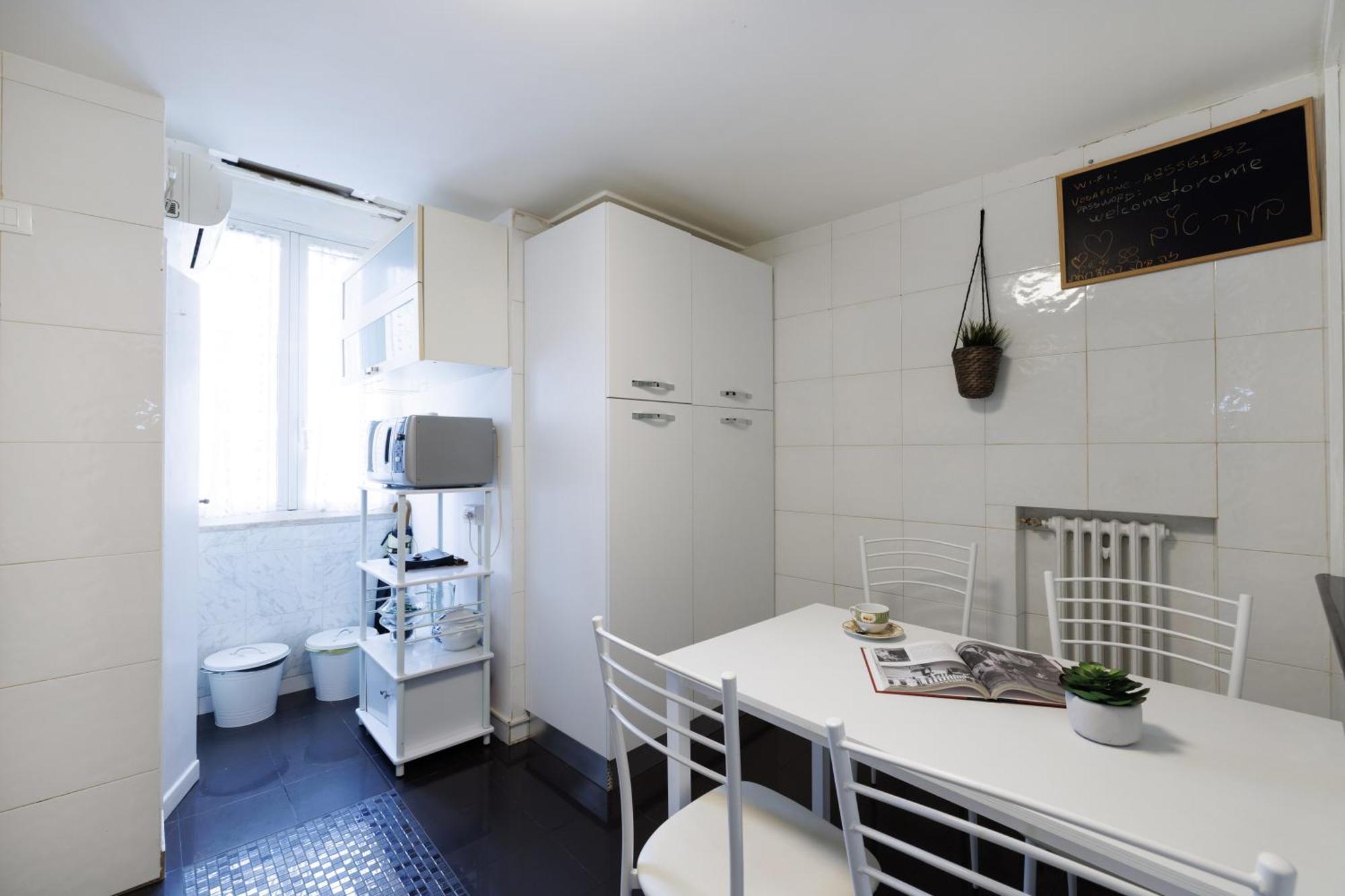 Gesu E Maria Balcony Apt At Spanish Steps Рим Екстериор снимка