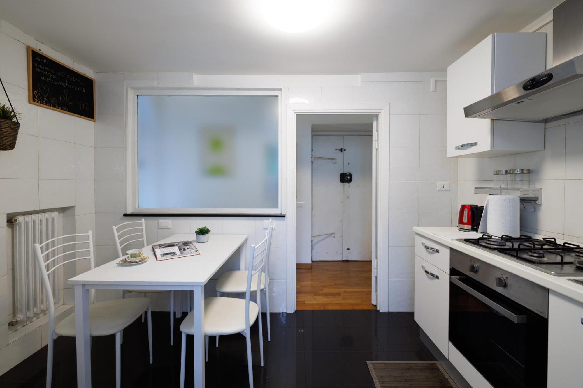 Gesu E Maria Balcony Apt At Spanish Steps Рим Екстериор снимка