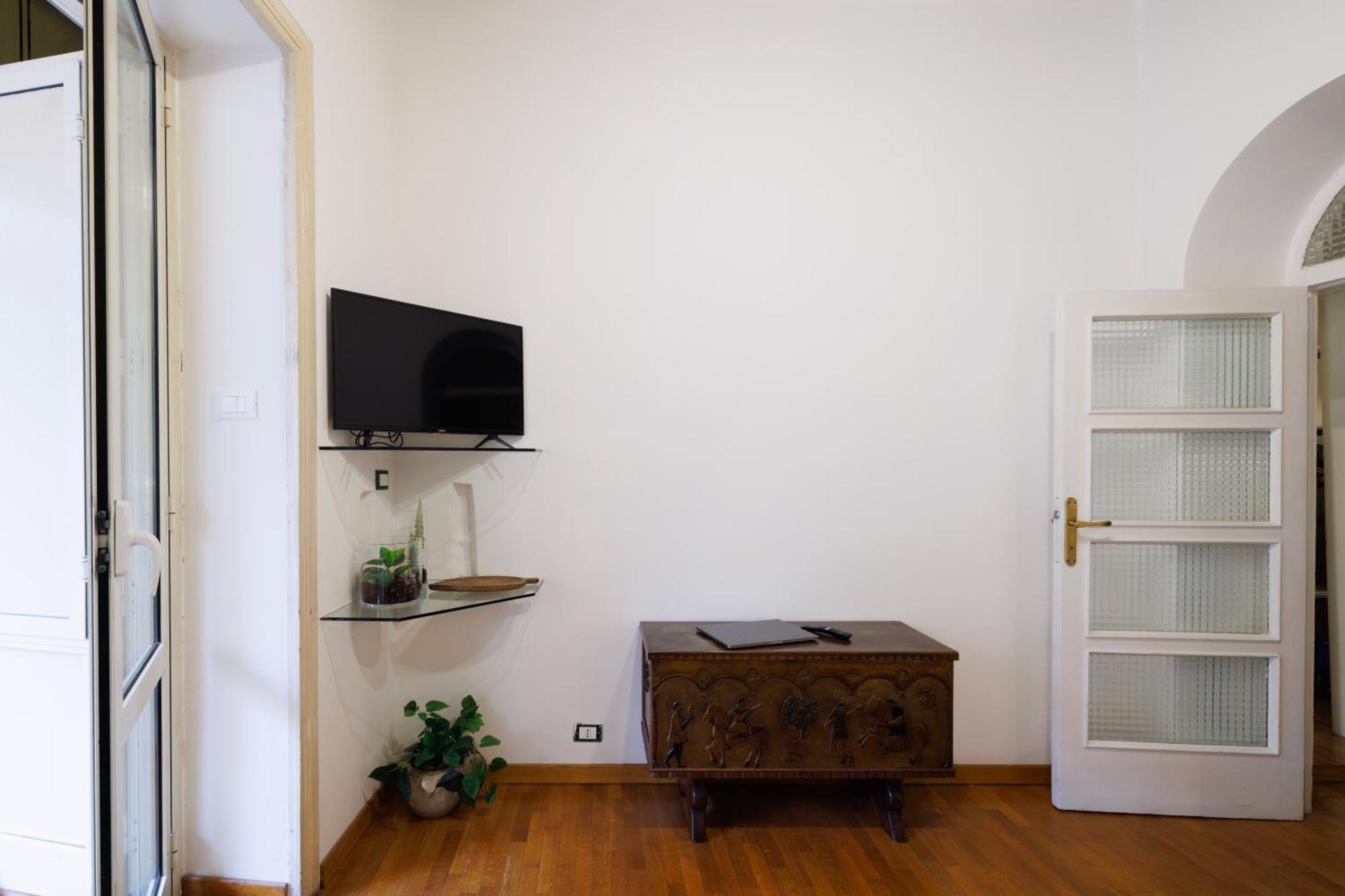 Gesu E Maria Balcony Apt At Spanish Steps Рим Екстериор снимка