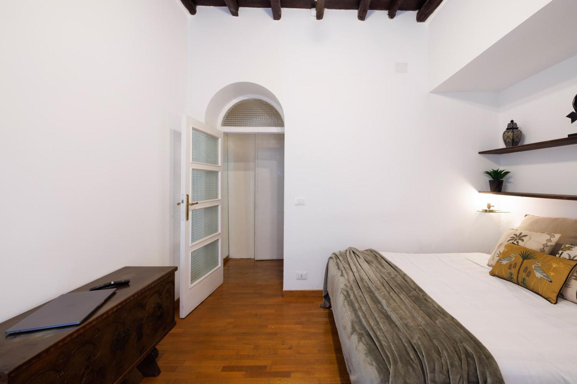 Gesu E Maria Balcony Apt At Spanish Steps Рим Екстериор снимка