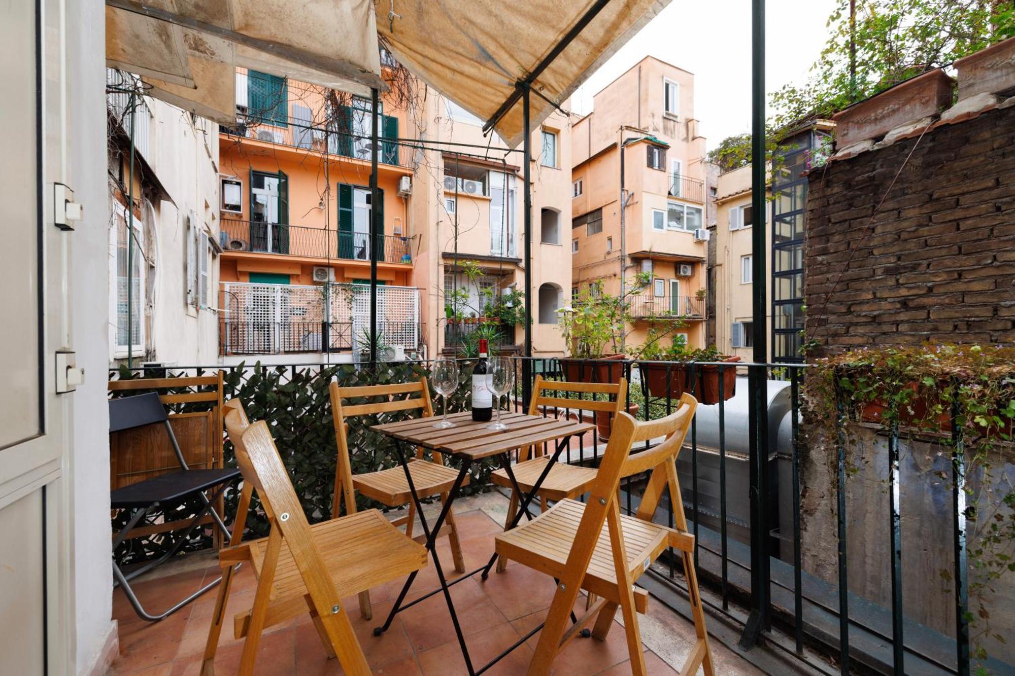 Gesu E Maria Balcony Apt At Spanish Steps Рим Екстериор снимка