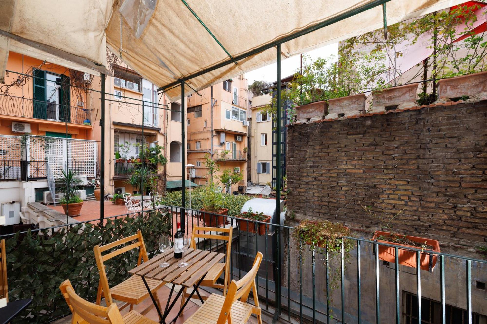 Gesu E Maria Balcony Apt At Spanish Steps Рим Екстериор снимка